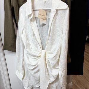 Choosy Women's White Knot-Front Button Down Shirt